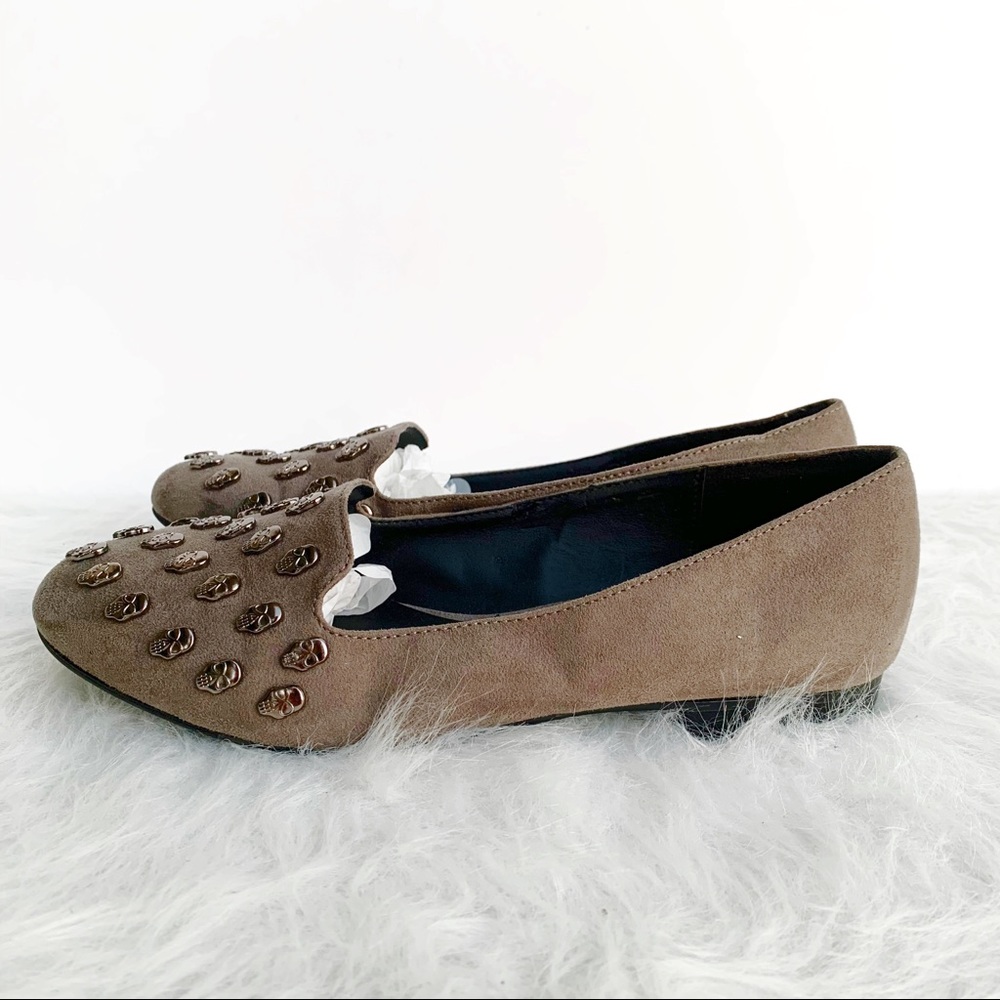 ROCK & REPUBLIC Grey Skull Studded Flats Loafers 6 - Picture 6 of 13